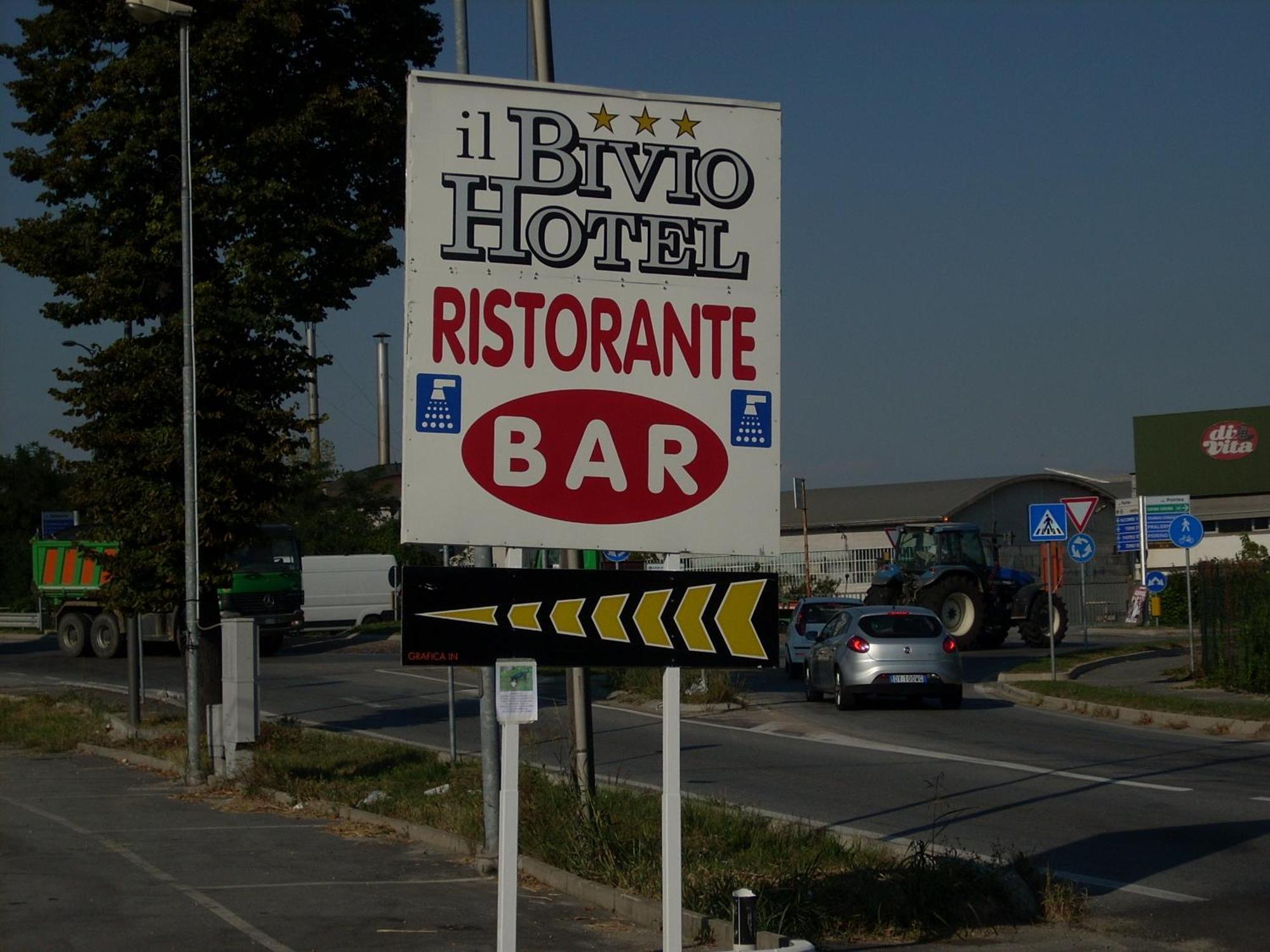 Il Bivio Hotel Carmagnola Exteriör bild